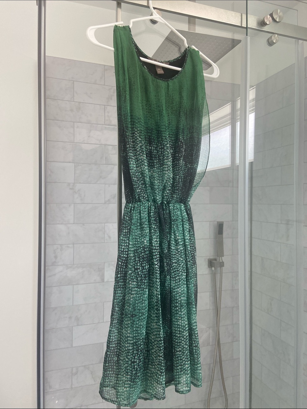 Green Sleeveless Chiffon Midi Dress